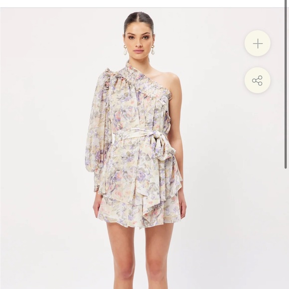 Elliatt Dresses & Skirts - elliatt persicum white one shoulder floral print belted mini dress size small